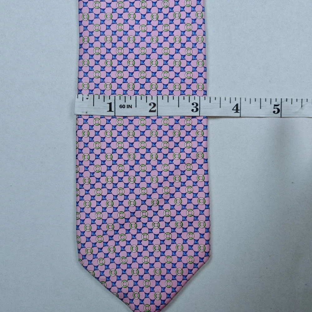 Brooks Brothers silk tie Pink With geometric pattern‎ Made In USA
